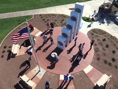 Monumen Veteran AS Ini Memiliki Rahasia Tersembunyi Loh