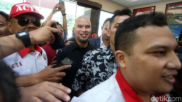Stuntman Demian yang Kecelakaan, Ahmad Dhani Sambangi Polres Jaksel
