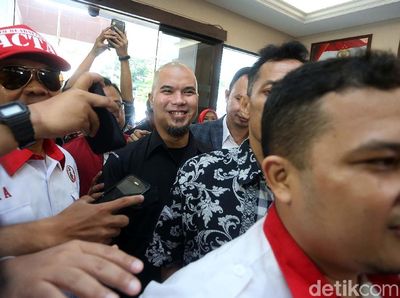 Stuntman Demian yang Kecelakaan, Ahmad Dhani Sambangi Polres Jaksel