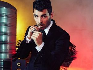 Joe Jonas Buka Hati Usai Cerai dari Sophie Turner Joe Jonas Buka Hati Usai Cerai dari Sophie Turner