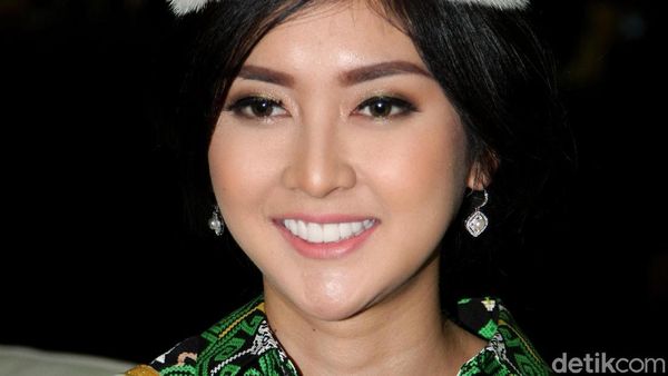 Foto: Pesona Kecantikan Kevin Liliana, Juara Miss International 2017