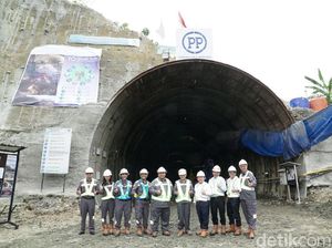 Terowongan Jalur Ganda KA Tembus Bukit di Banyumas Siap Operasi 2018