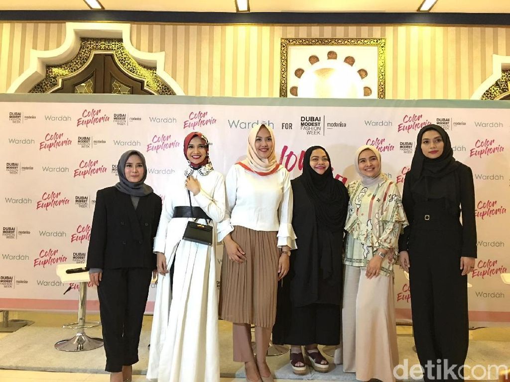 Zaskia Sungkar Hingga Ria Miranda akan Tampil di Dubai Modest Fashion Week