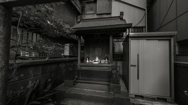 Aneh, Ternyata Ada Kuil Misterius di Tengah-tengah Akihabara