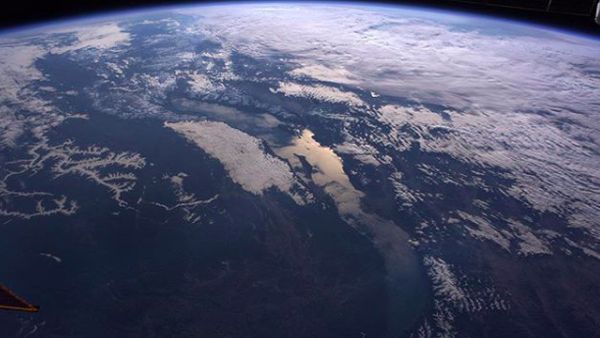 Rusia Sodorkan Pemandangan Mengagumkan Bumi Bulat