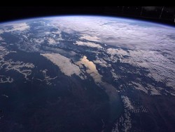 Bill Gates Dukung Live Streaming Pantau Bumi Bulat