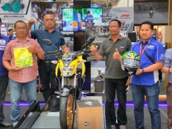 Peduli Pendidikan Lewat Lelang VixionR_1 Dekade di Facebook Yamaha