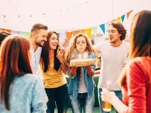 Hii.. Kebiasaan Tiup Lilin Kue Ulang Tahun Picu Penyebaran Bakteri