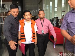 Usai Diperiksa MKD, Setya Novanto Muncul Bawa Map Merah