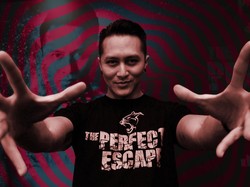 Bondan Winarno Dikremasi, Stuntman Damien Alami Kecelakaan Panggung