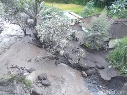 Penampakan Material yang Dibawa Lahar Dingin Erupsi Gunung Agung