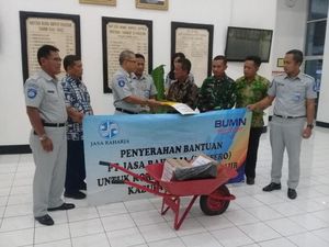 Bantuan Korban Bencana di Pacitan Disalurkan Satu Pintu Bantuan Korban Bencana di Pacitan Disalurkan Satu Pintu