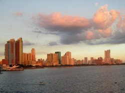 Foto: Suasana Sore di Teluk Manila, Indah!