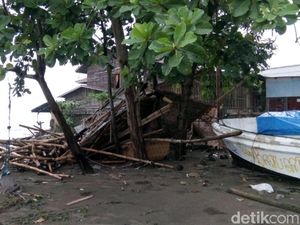 Aksi Sigap Tim Destana Citepus Atasi Amukan Ombak Palabuanratu