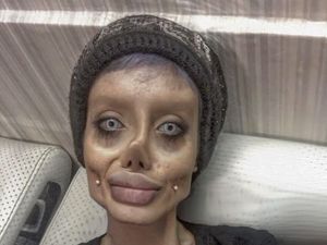 Bebas Dari Penjara, Angelina Jolie Zombie Untuk Pertama Kali Ungkap Wajah Asli Bebas Dari Penjara, Angelina Jolie Zombie Untuk Pertama Kali Ungkap Wajah Asli