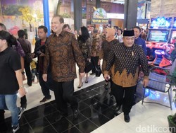 Serunya CT dan Bupati Sukoharjo Jajal Crazy Cab di Transmart