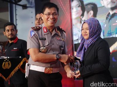 Foto: detikcom Raih Penghargaan dari Korlantas Polri