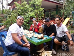 Menyicip Nikmatnya Durian Bawor Khas Banyumas