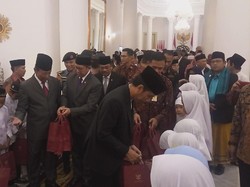 Jokowi: Ajarkan Anak-anak Kita Watak Rasulullah yang Lemah Lembut