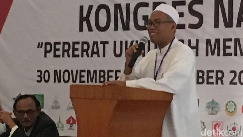 Di Panggung Kongres 212, Buni Yani Serang Jaksa Agung Di Panggung Kongres 212, Buni Yani Serang Jaksa Agung