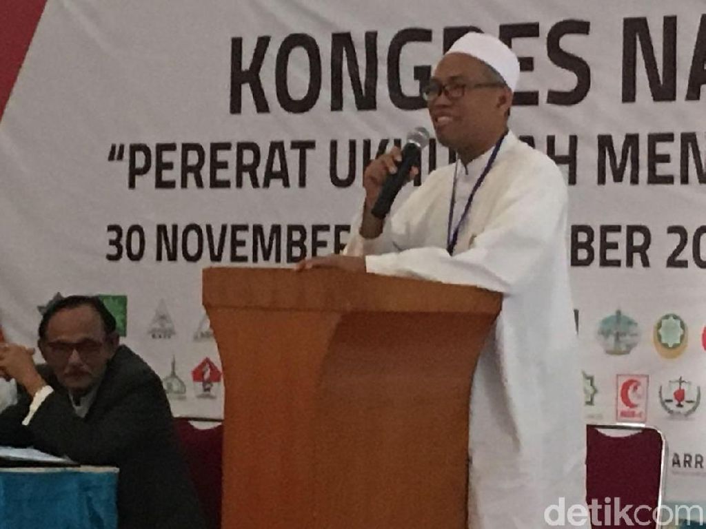 Di Panggung Kongres 212, Buni Yani Serang Jaksa Agung Di Panggung Kongres 212, Buni Yani Serang Jaksa Agung