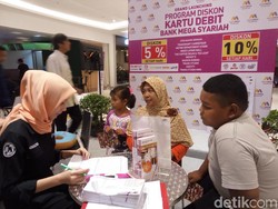 Dekati Masyarakat, Bank Mega Syariah Hadir di Transmart Sukoharjo