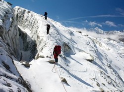 Ratusan Pendaki Gunung di Nepal Terjebak Lockdown