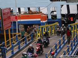 Sempat Ditutup karena Cuaca Buruk, Pelayaran Selat Bali Dibuka