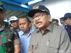 Soekarwo Mengaku Terkejut Dengar Pengunduran Diri Azwar Anas