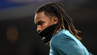 Renato Sanches, gelandang tengah Lille ini masih berusia 23 tahun dan cukup tangguh menghalau serangan lawan (Mike Hewitt/Getty Images)