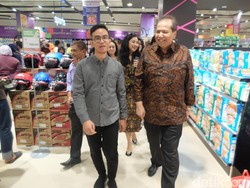 Santap Markobar, CT dan Gibran Ngobrol di Transmart Sukoharjo