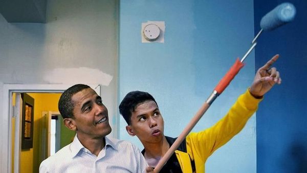 Pria Ini Ajari Obama Ngecat hingga Ada di Pundak Tom Cruise