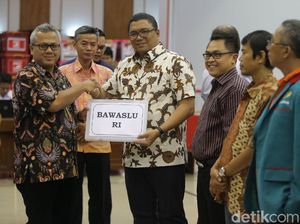 KPU Serahkan Hasil Penelitian Administrasi 9 Parpol