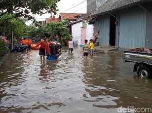 10 Desa Di Sayung Demak Terendam Banjir Rob