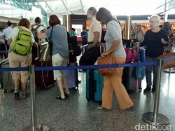 Di Bali, Turis Pergi Lebih Banyak dari yang Datang Akibat Gunung Agung