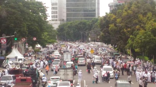 Ada Reuni 212, Jl Medan Merdeka Timur Padat