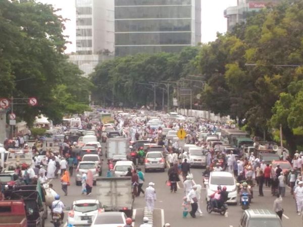 Ada Reuni 212, Jl Medan Merdeka Timur Padat