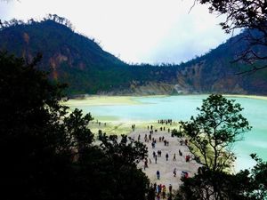 Weekend di Bandung? ke Kawah Putih Saja Weekend di Bandung? ke Kawah Putih Saja