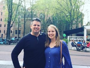 Unik, Traveler yang Keliling Dunia untuk Memotret Karpet Hotel