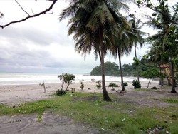 Ombak Mulai Normal, Status Pantai Palabuhanratu Masih Siaga