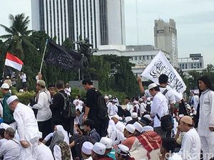 Bendera-bendera yang Berkibar di Reuni 212