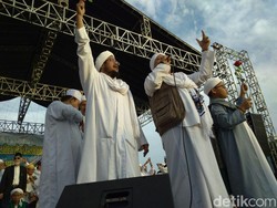 Islam, Sorban, dan Paku