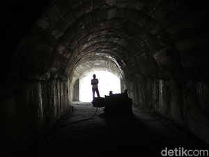 Foto: Masuk ke Perut Bumi di Sawahlunto