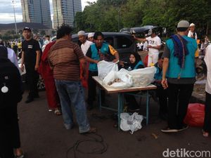 Massa 212 Terus Berdatangan, Makanan Gratis Mulai Dibagikan
