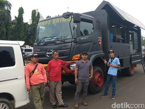 Mobil Water Treatment Korps Brimob yang Siaga di Reuni 212