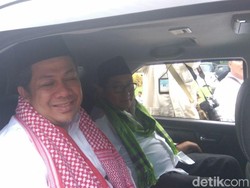 Fadli Zon-Fahri Hamzah Datang Semobil, Alumni 212 Bikin Barikade