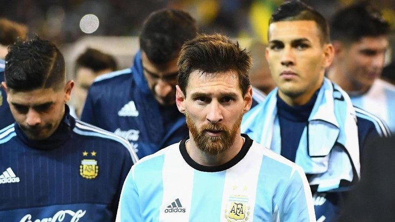 Messi Kembali Ditantang Menang Piala Dunia agar Selevel dengan Maradona Messi Kembali Ditantang Menang Piala Dunia agar Selevel dengan Maradona