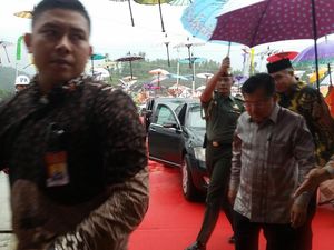 Wapres JK Tembus Cuaca Buruk Demi Sail Sabang 2017