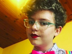 Keren! Bocah 14 Tahun Ini Jadi Kolumnis di Koran Ngetop