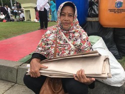 Cerita Nenek dari Karawang yang Panen Rezeki di Reuni 212